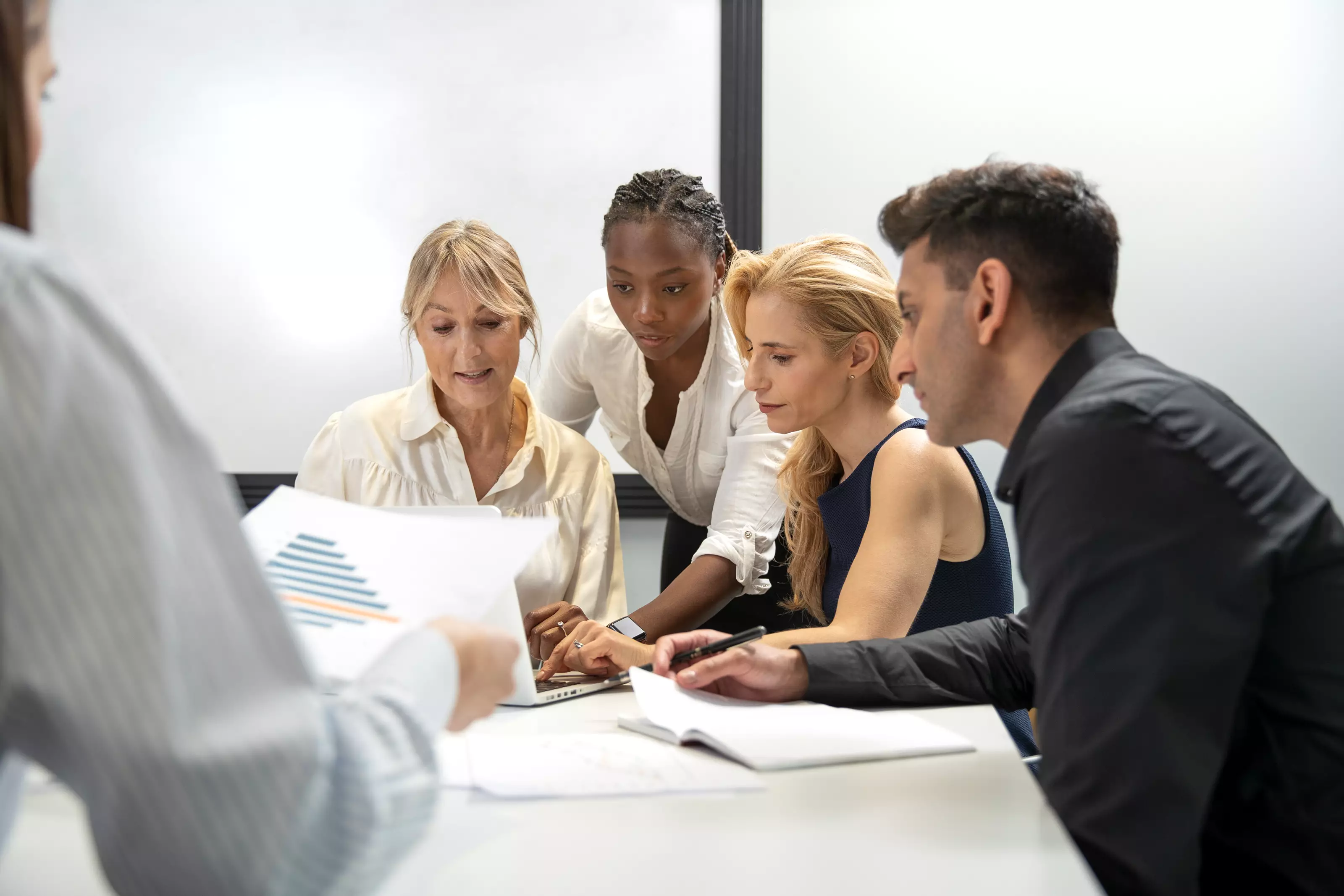 business-team-working-together_212