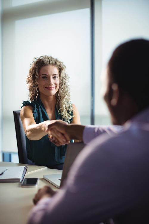 Unconscious bias in recruitment : How our interactive AI avatar neutralizes them